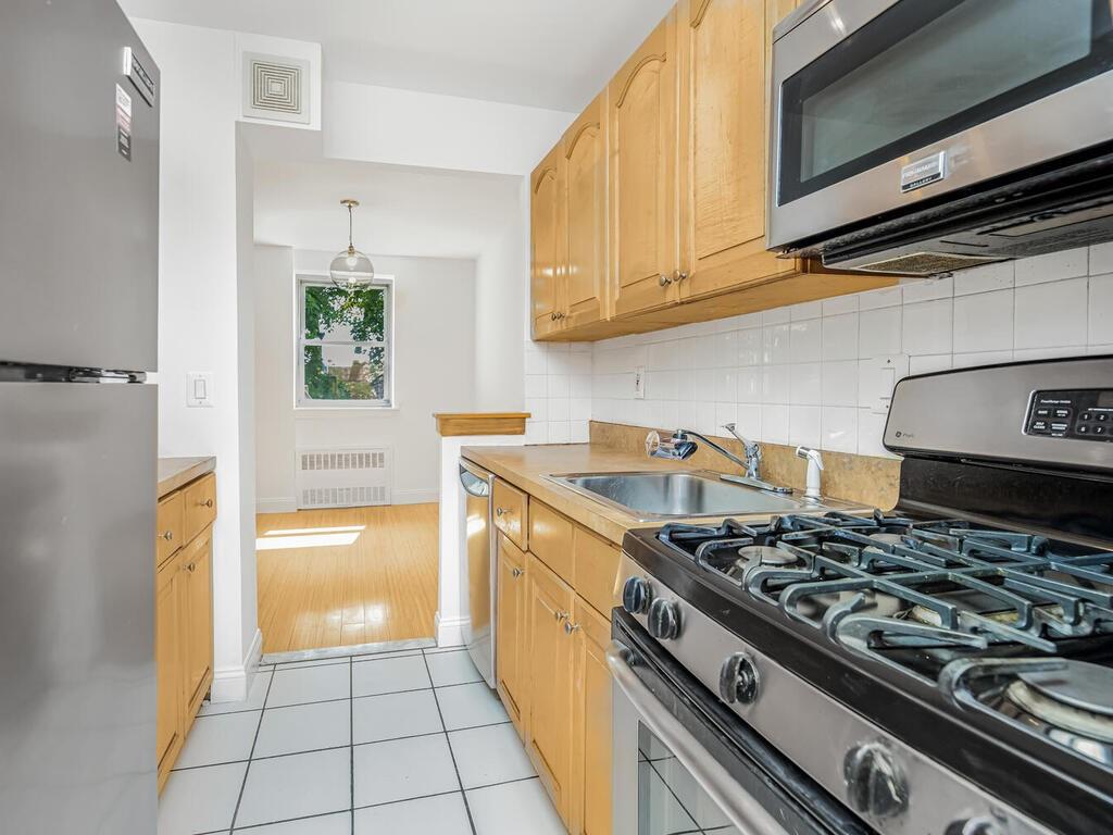 377 N Broadway 209 Property Photo 8