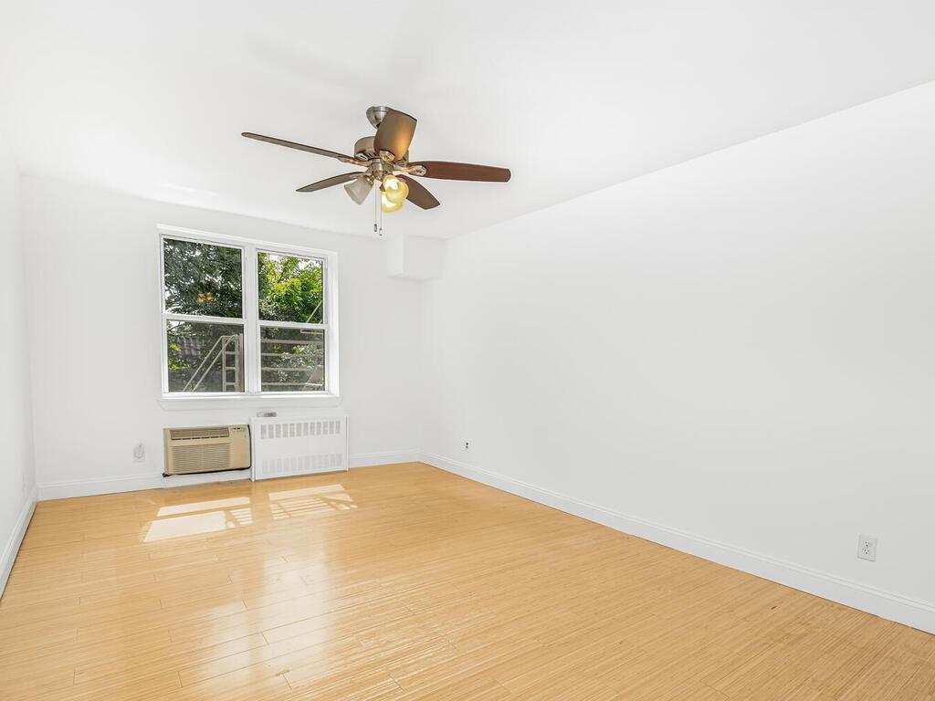 377 N Broadway 209 Property Photo 10