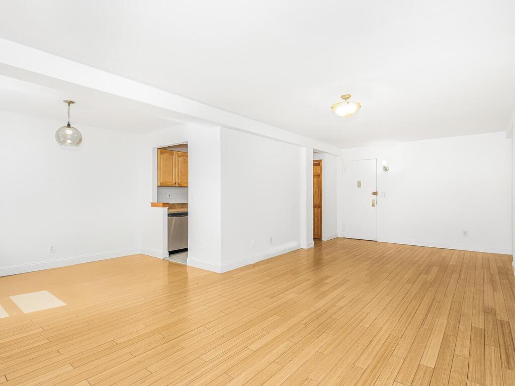 377 N Broadway 209 Property Photo 11