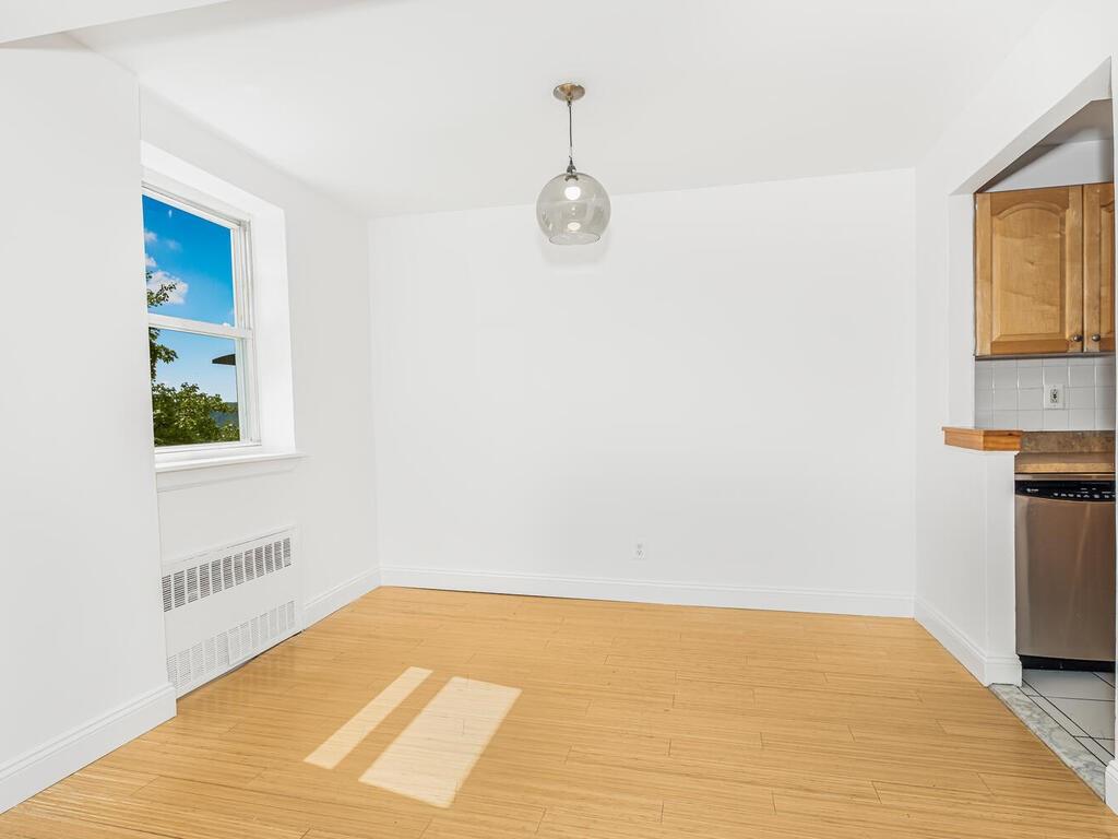 377 N Broadway 209 Property Photo 13