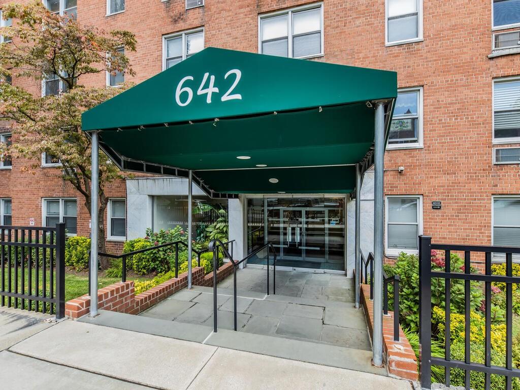 642 Locust Street 2d Property Photo 1