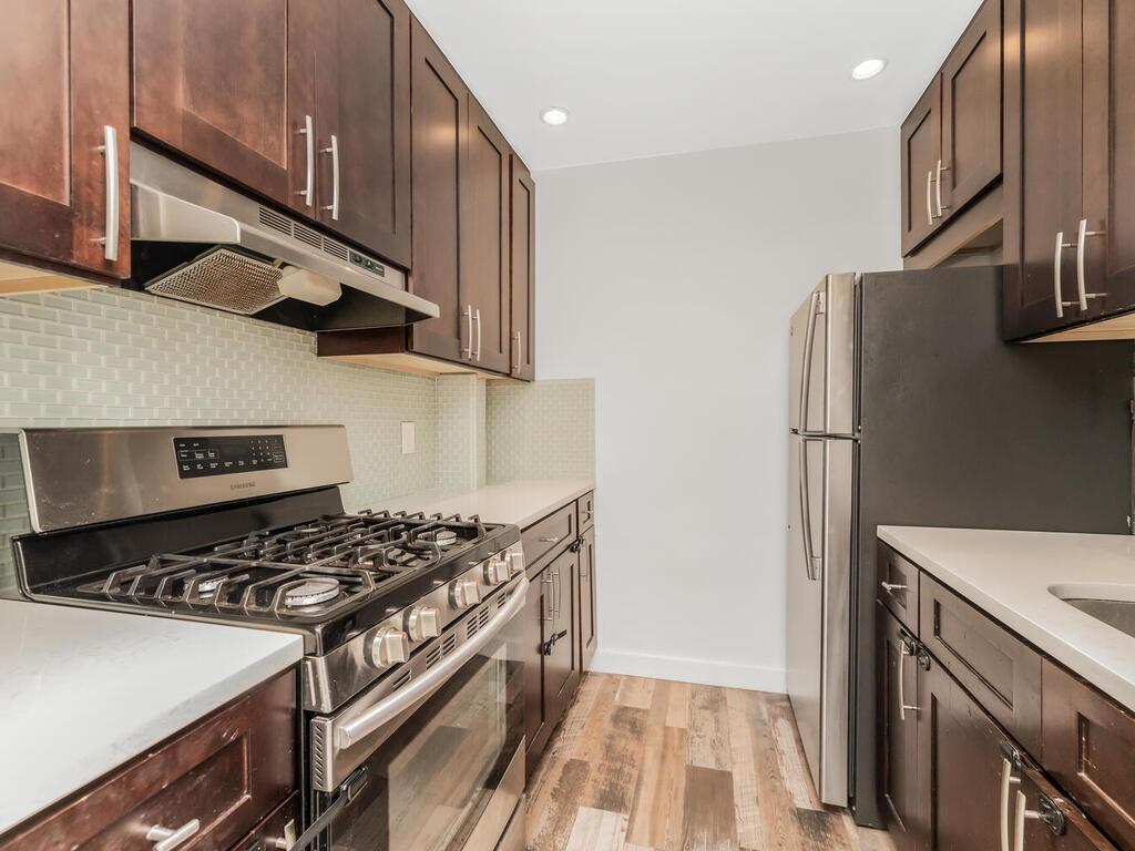 642 Locust Street 2d Property Photo 3