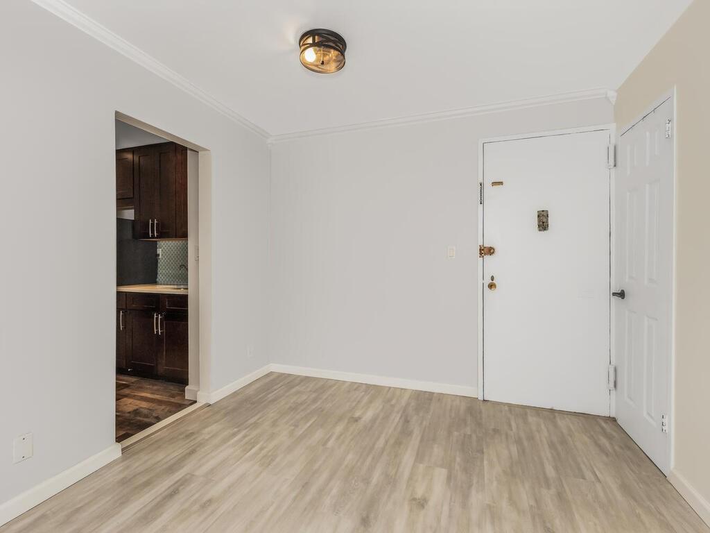 642 Locust Street 2d Property Photo 5
