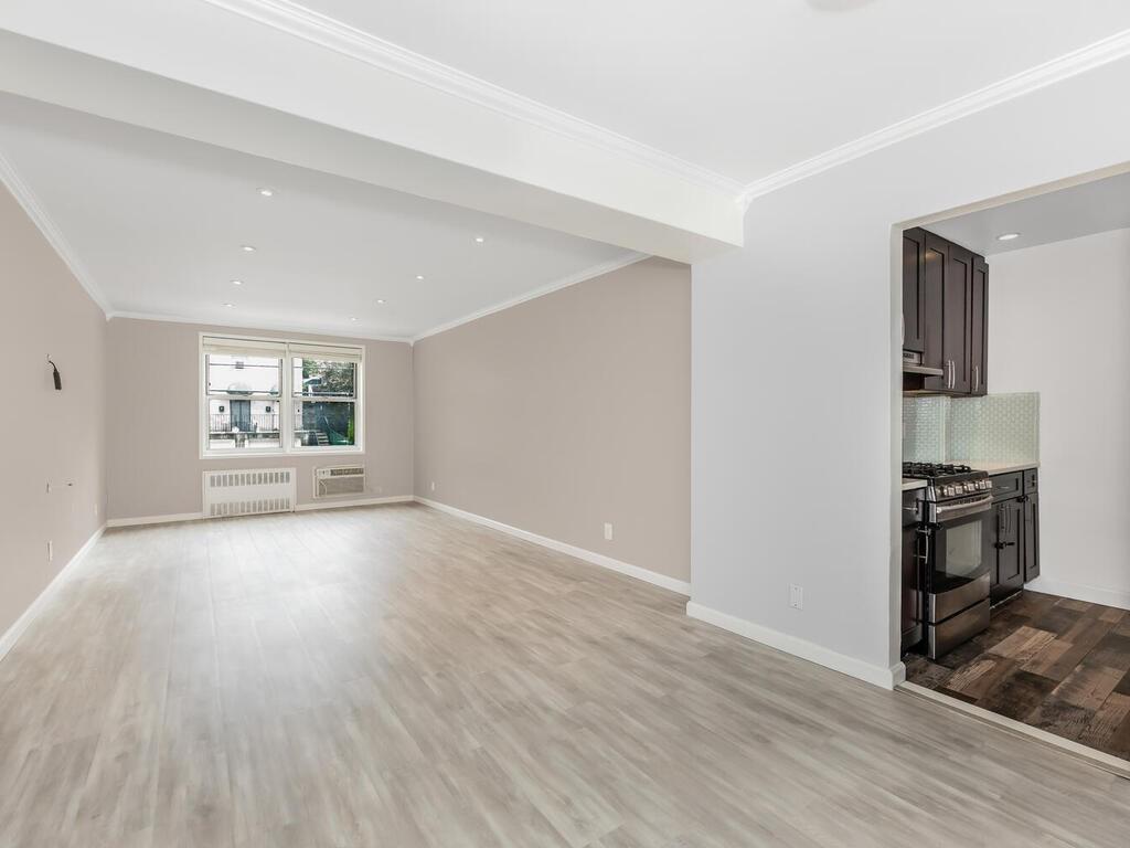 642 Locust Street 2d Property Photo 6