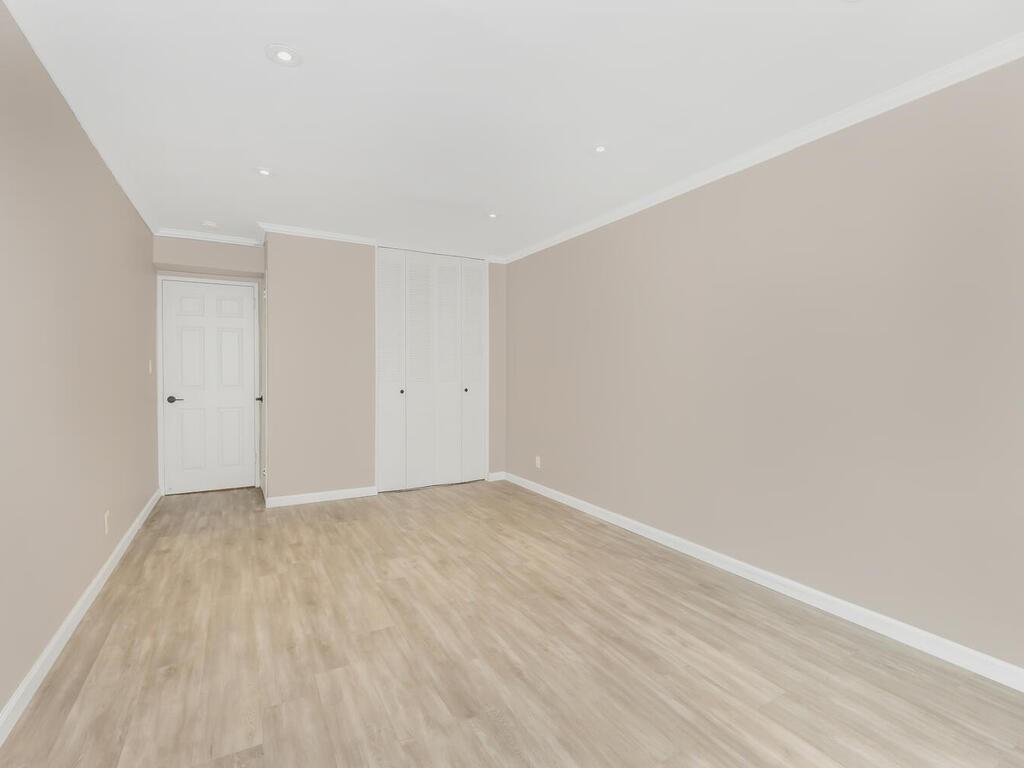 642 Locust Street 2d Property Photo 8