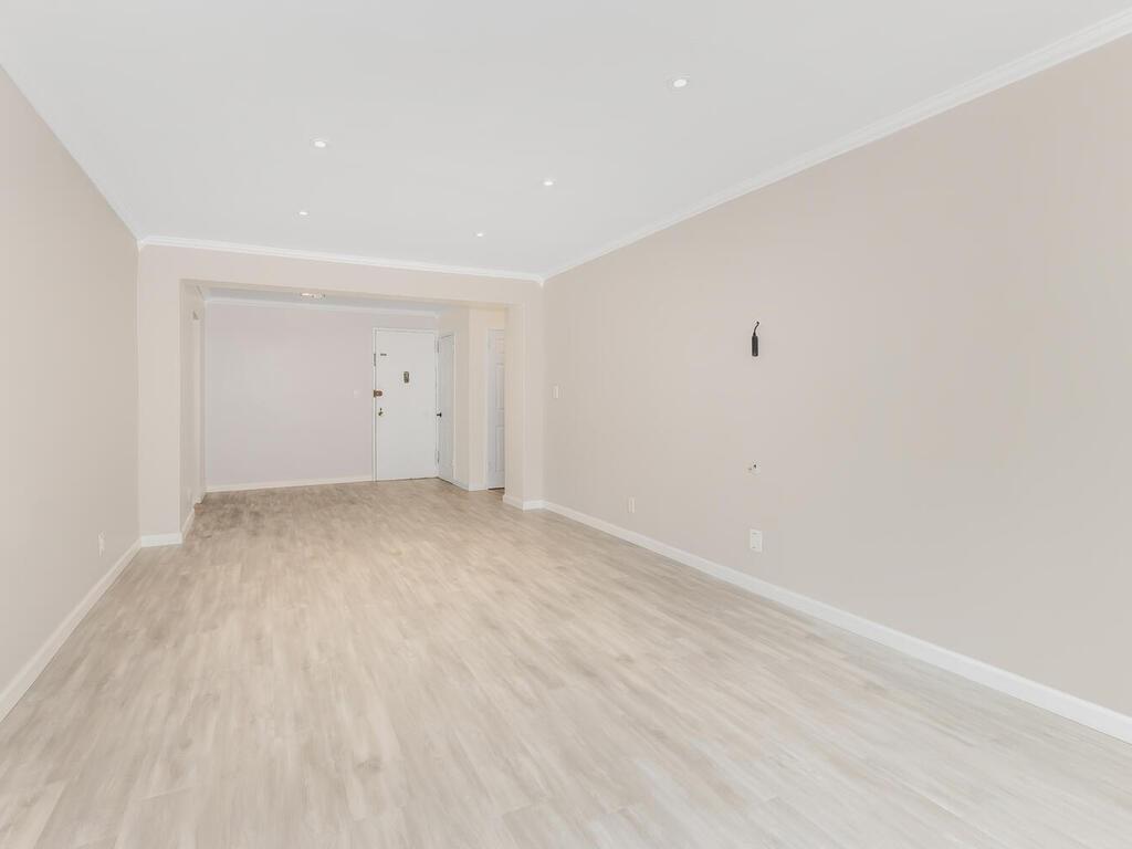 642 Locust Street 2d Property Photo 10