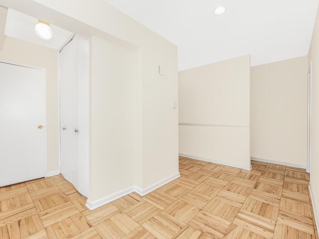 3901 Independence Avenue 2t Property Photo 16