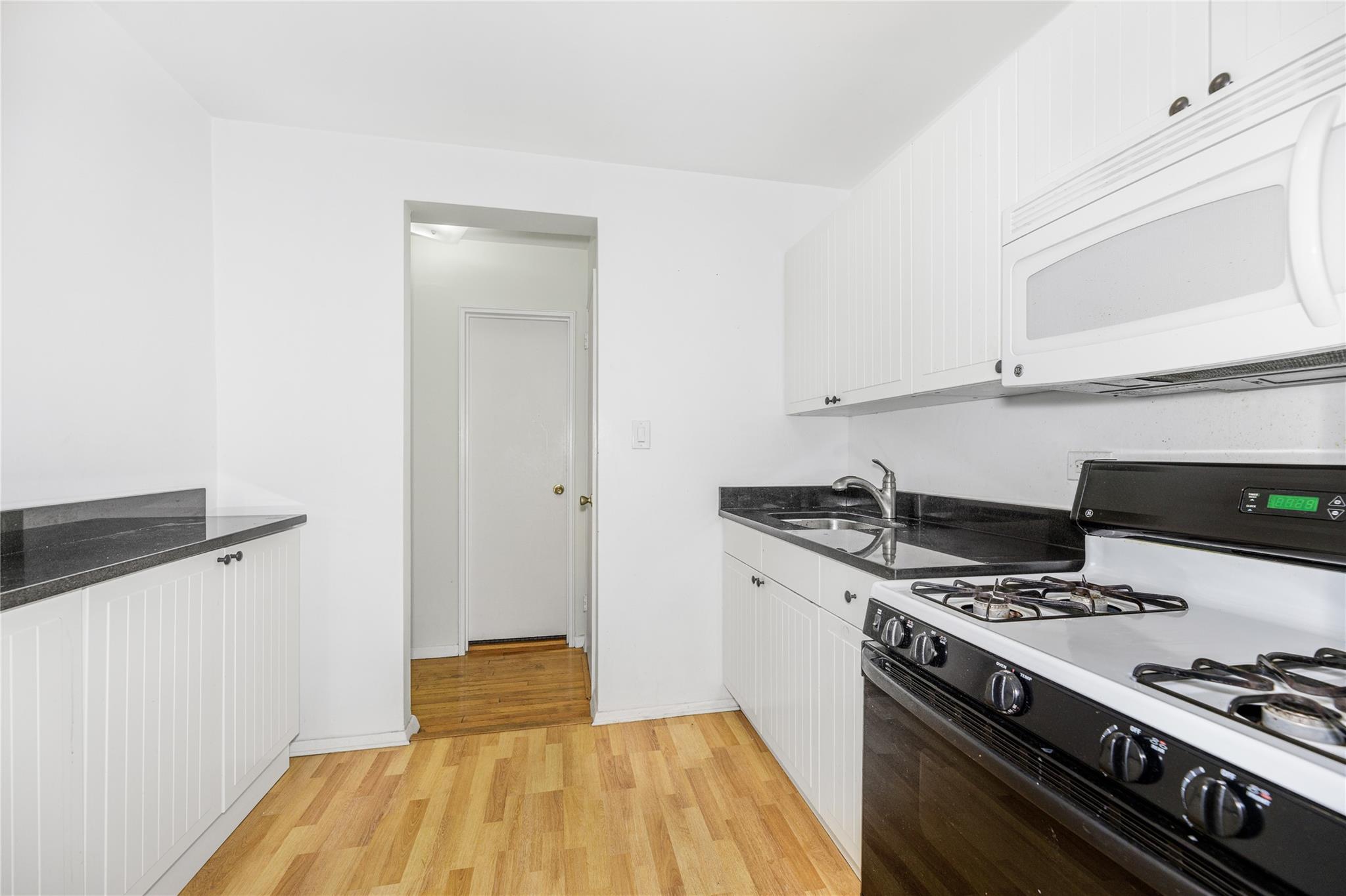 3512 Oxford Avenue 3a Property Photo 10