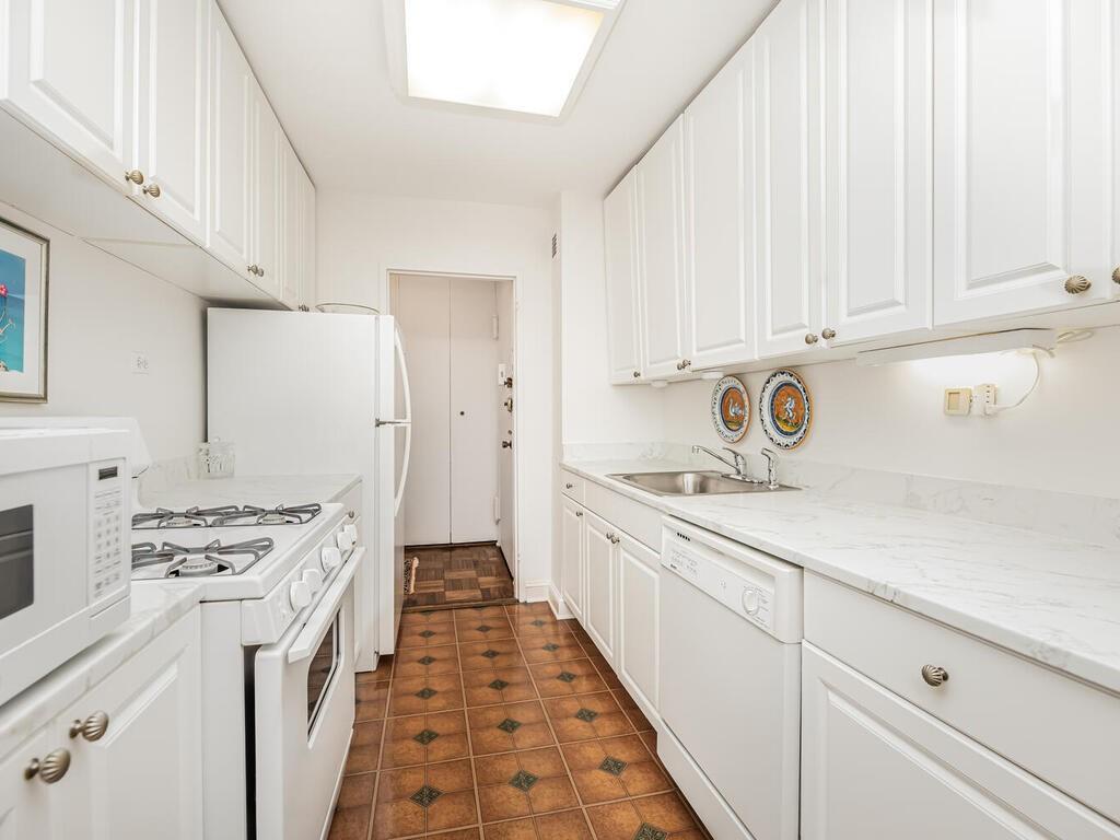 3671 Hudson Manor Terrace 10k Property Photo 9