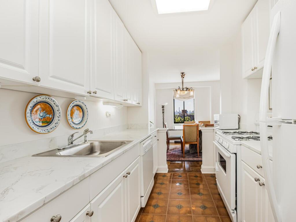 3671 Hudson Manor Terrace 10k Property Photo 11