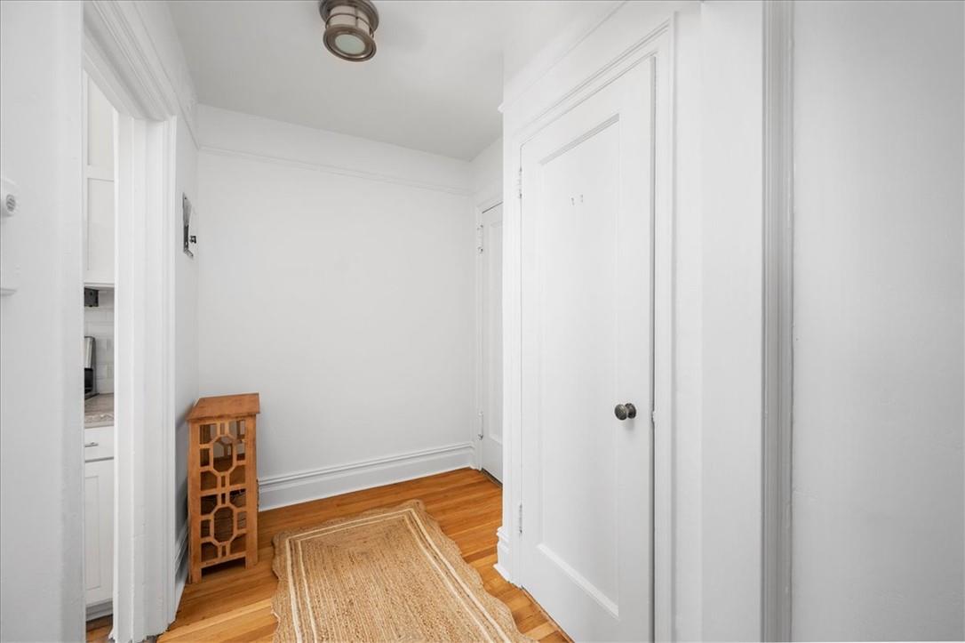 490 Bleeker Avenue 3c Property Photo 10