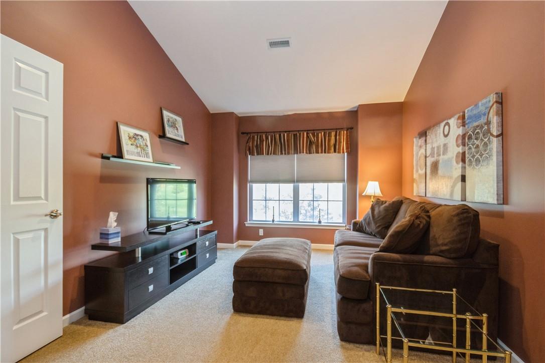 2509 Sylvan Loop Property Photo 13