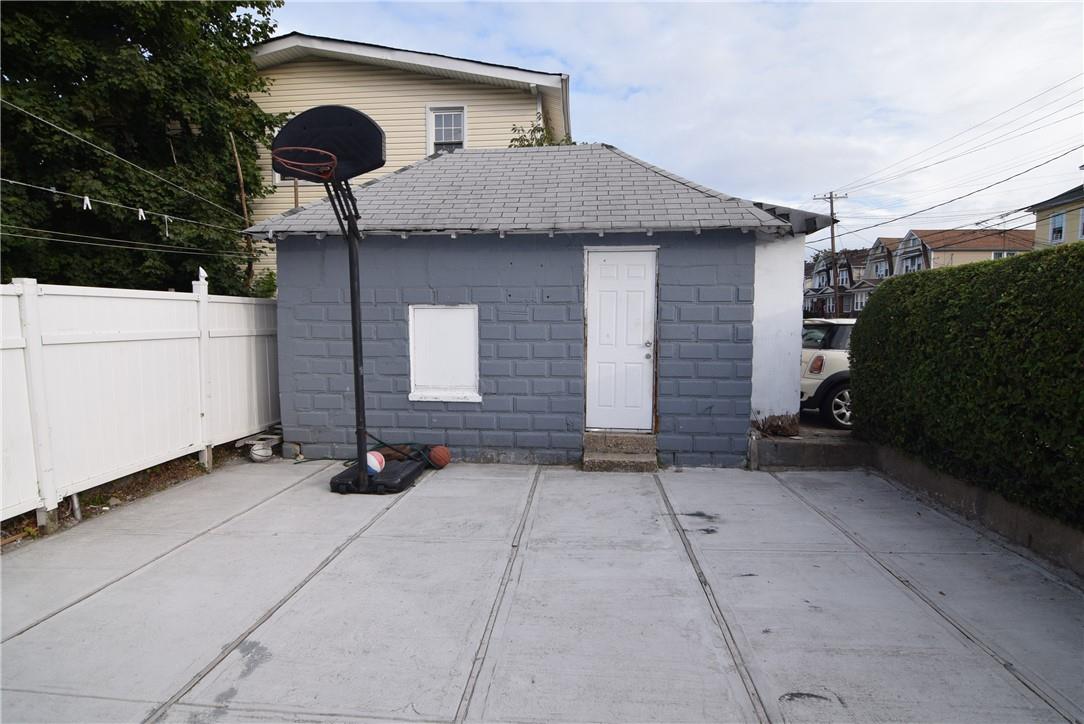 999 E 241st Street Property Photo 5