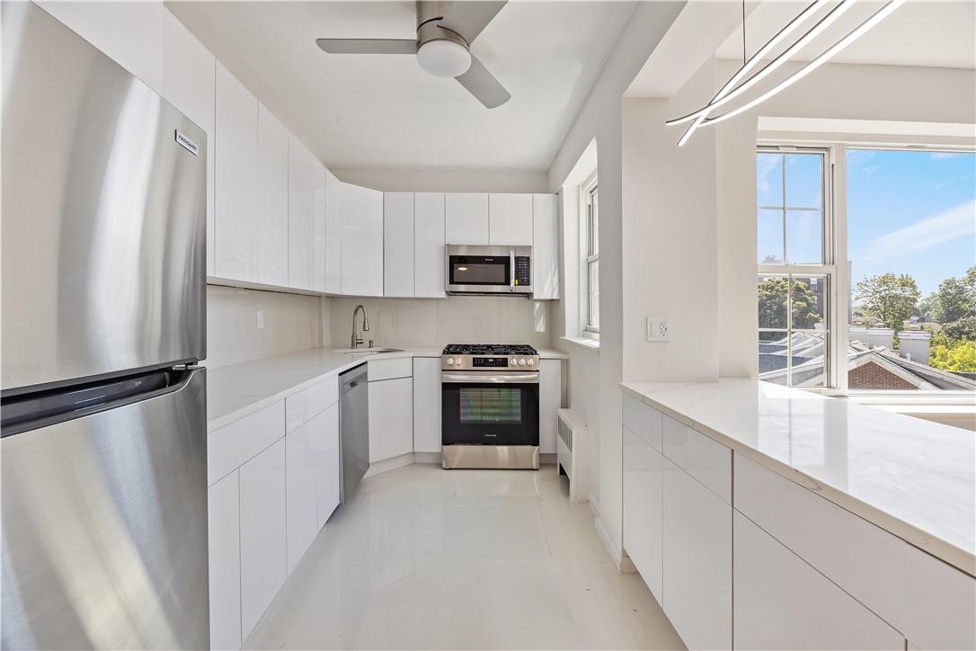 230 Pelham Road 5e Property Photo 4