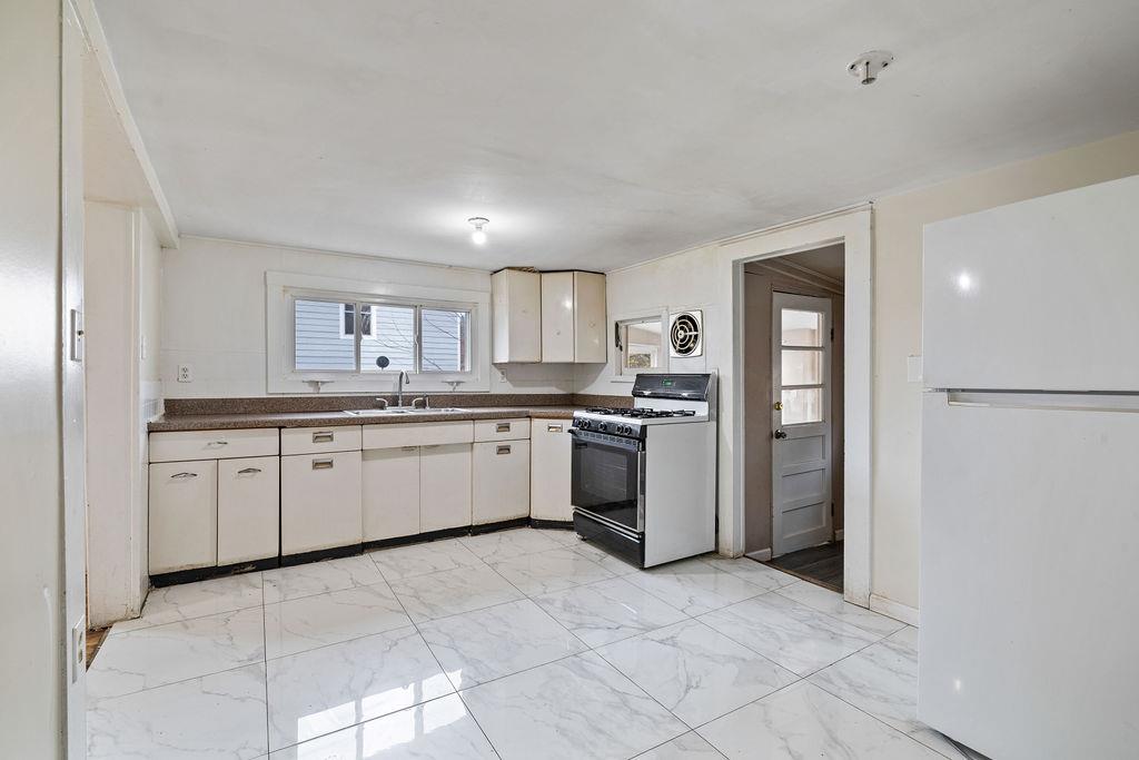 11 Waldron Avenue Property Photo 13