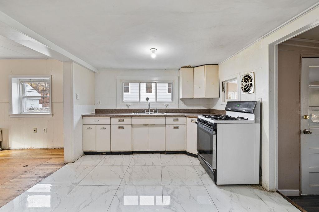 11 Waldron Avenue Property Photo 14