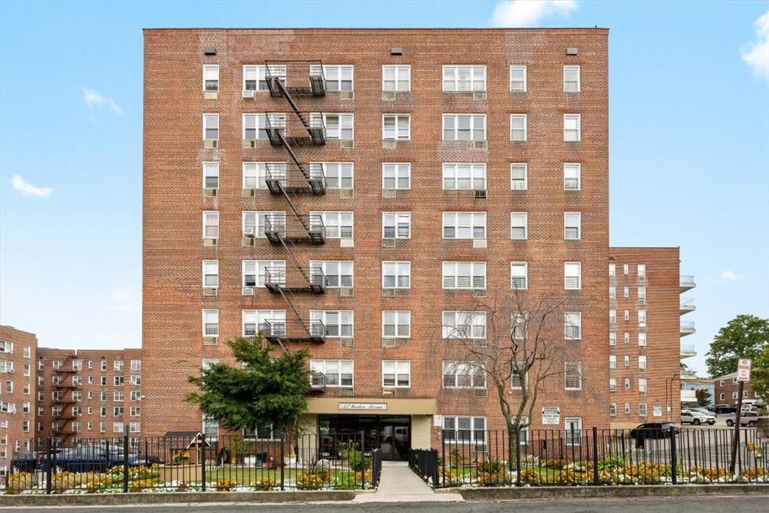 52 Yonkers Terrace 1e Property Photo 1
