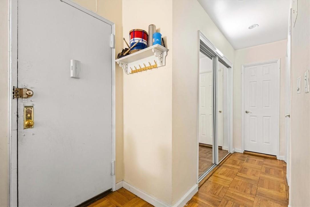 52 Yonkers Terrace 1e Property Photo 4