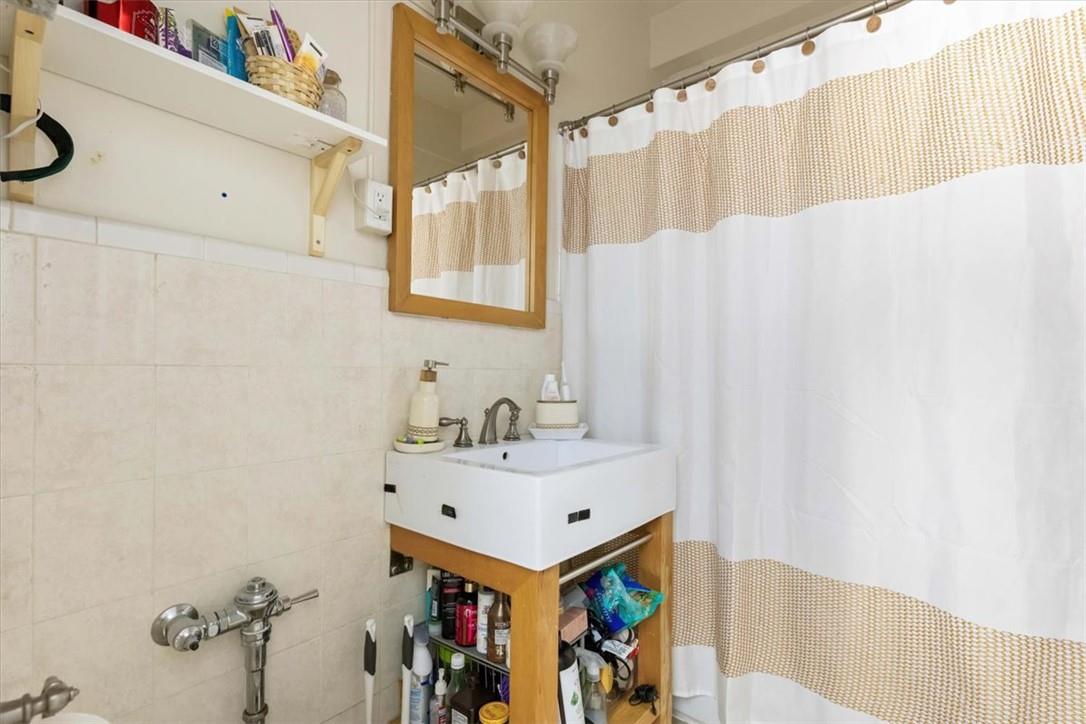 52 Yonkers Terrace 1e Property Photo 13