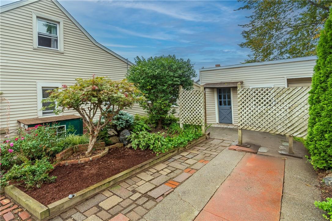 17 Tobins Lane Property Photo 4