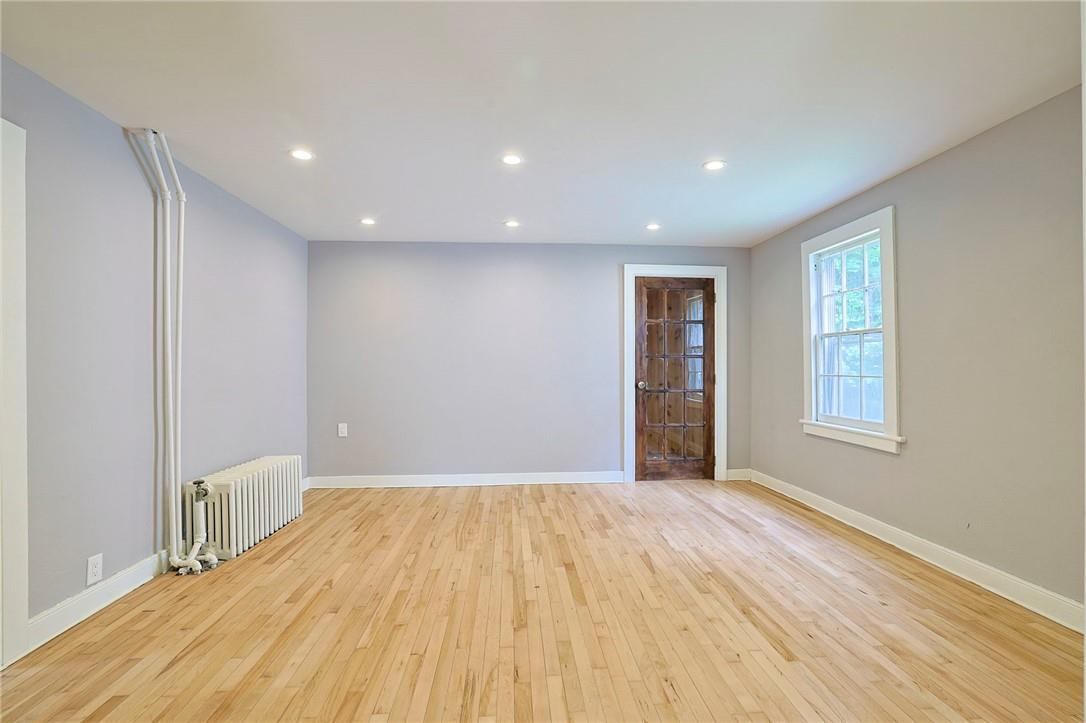320 Hudson Street Property Photo 9