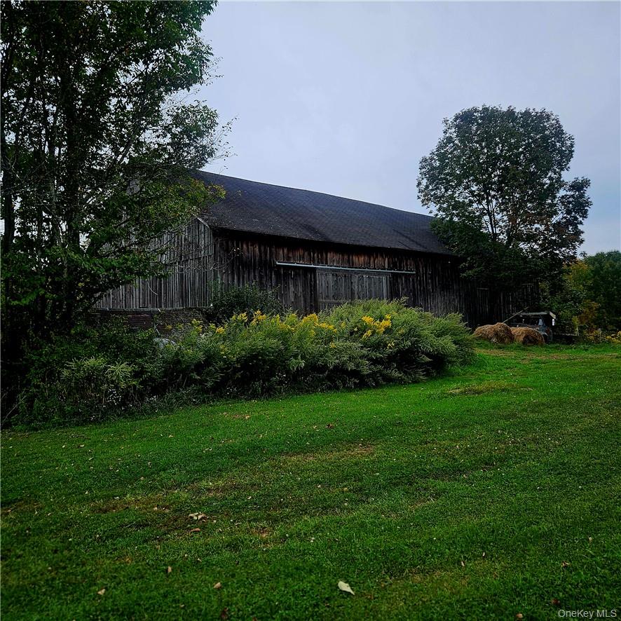 301 & 305 Hust Property Photo 4