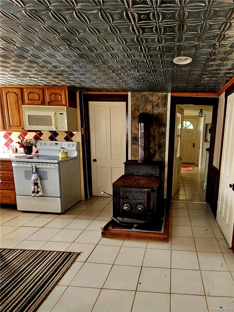 301 & 305 Hust Property Photo 11