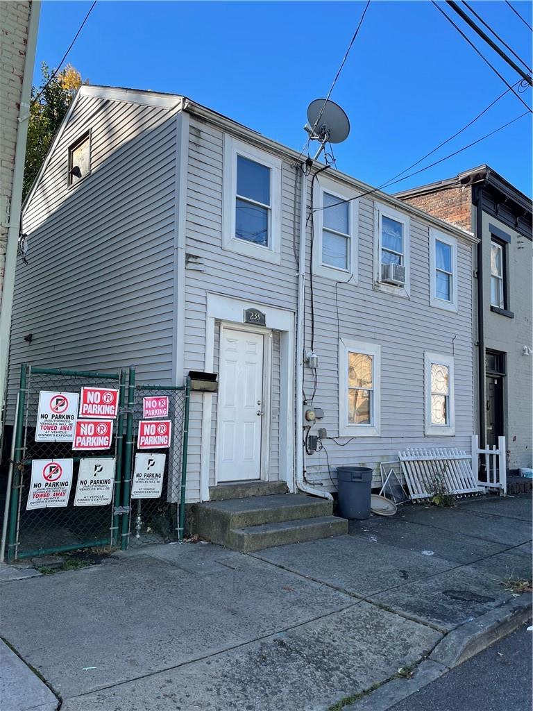 233 E Washington Street Property Photo 1
