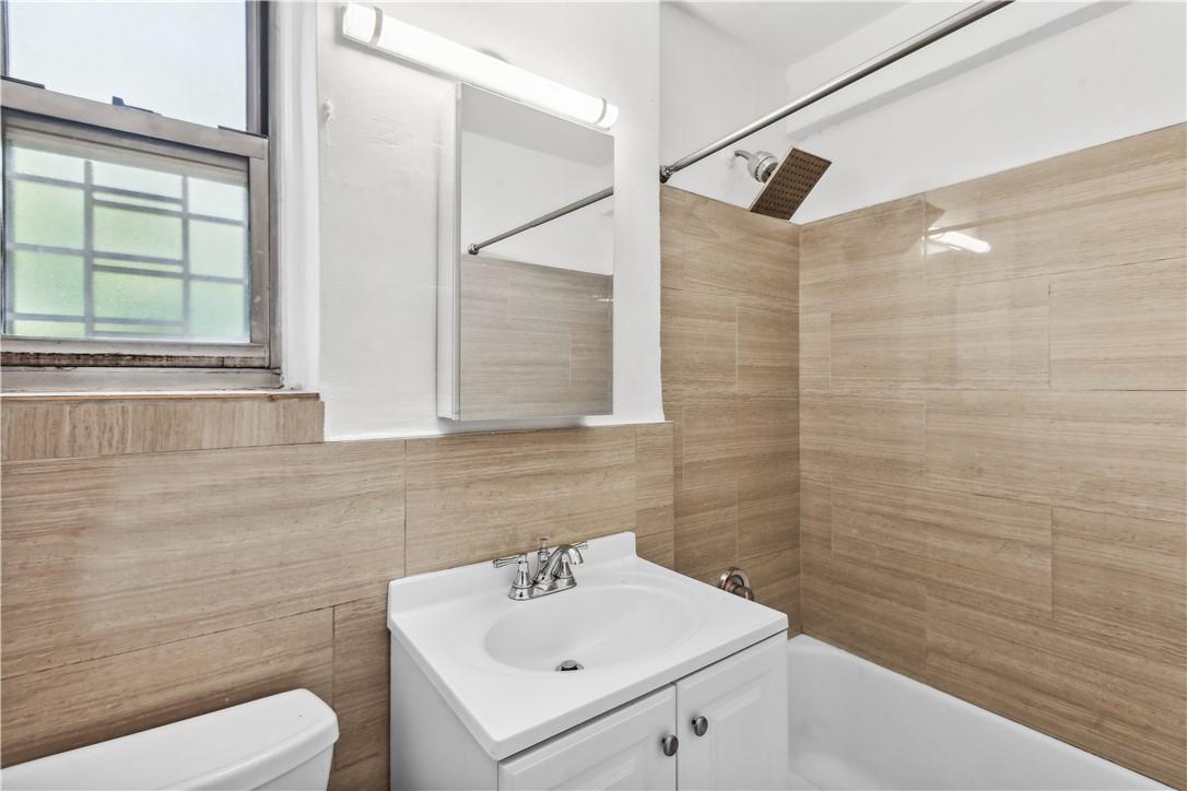 5610 Netherland Avenue 1a Property Photo 5