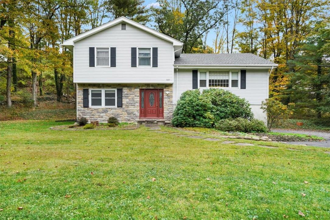 1557 Lakes Road Property Photo