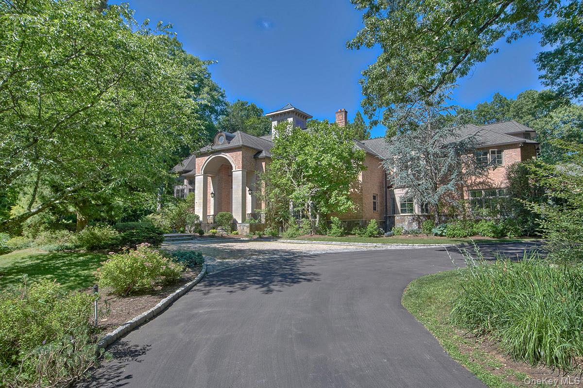 301 Whippoorwill Road Property Photo 1