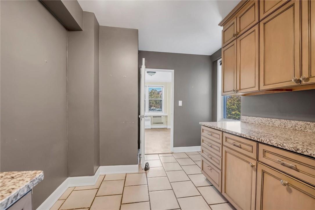 3755 Henry Hudson Parkway 7e Property Photo 4