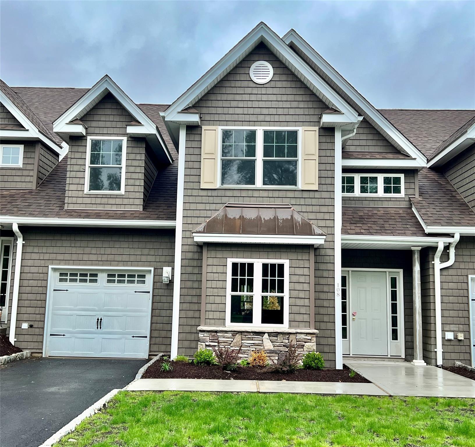 108 Braeburn Path Property Photo 1