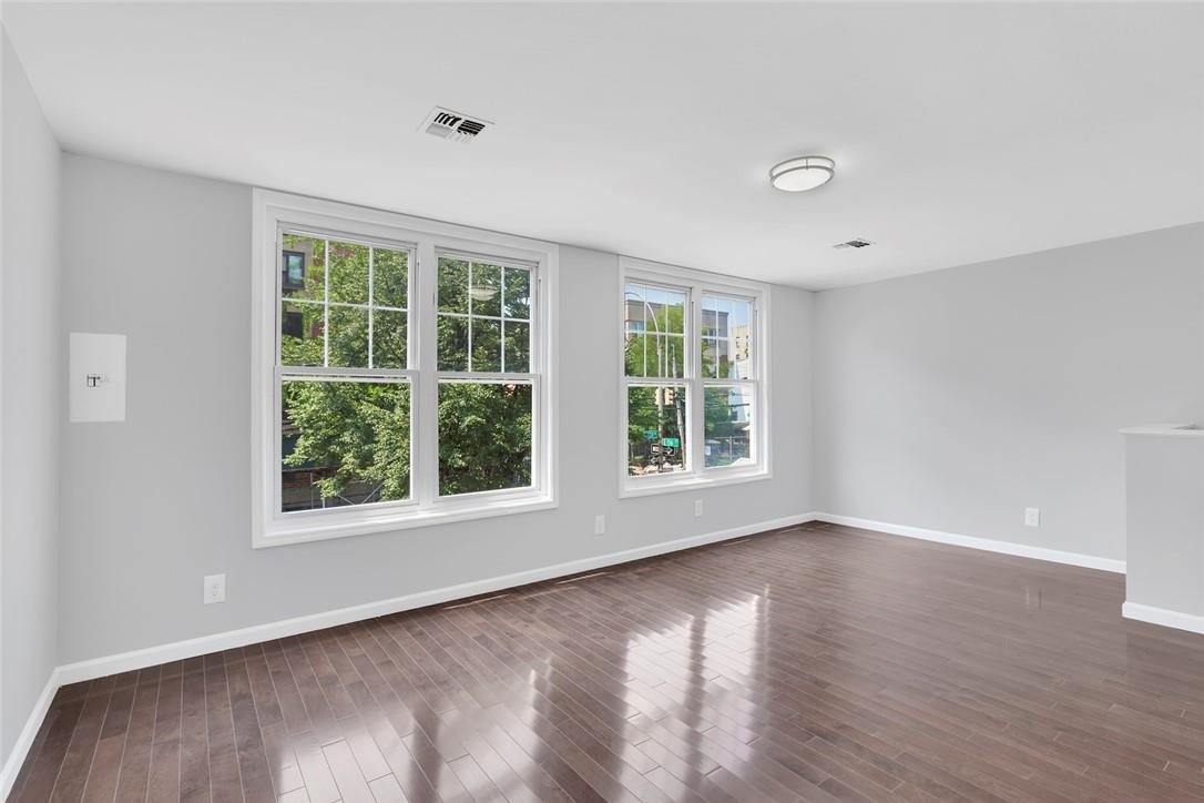 736 Elton Avenue Property Photo
