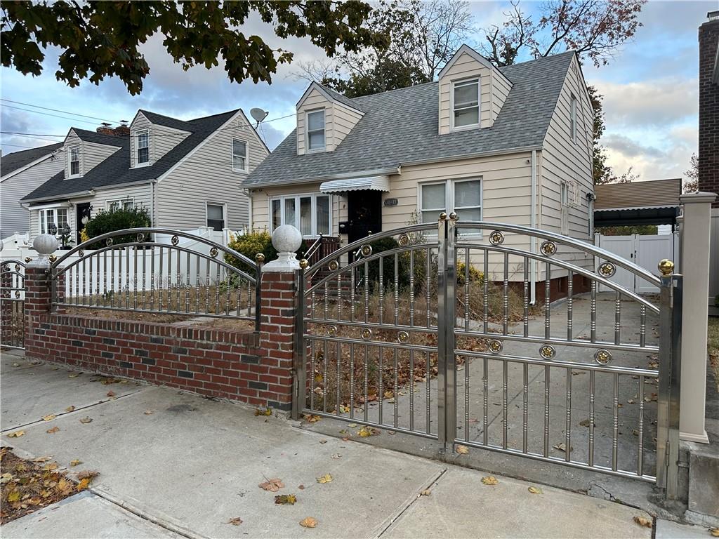 136-11 220th Place Property Photo 3