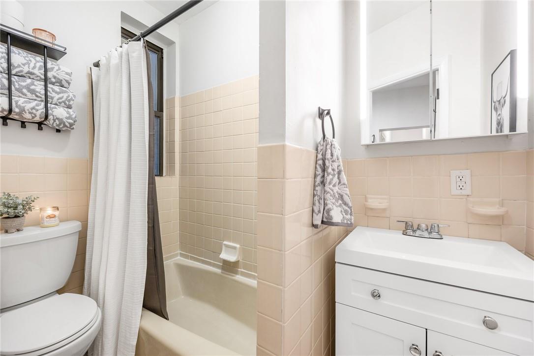 520 W 50th Street B4 Property Photo 8