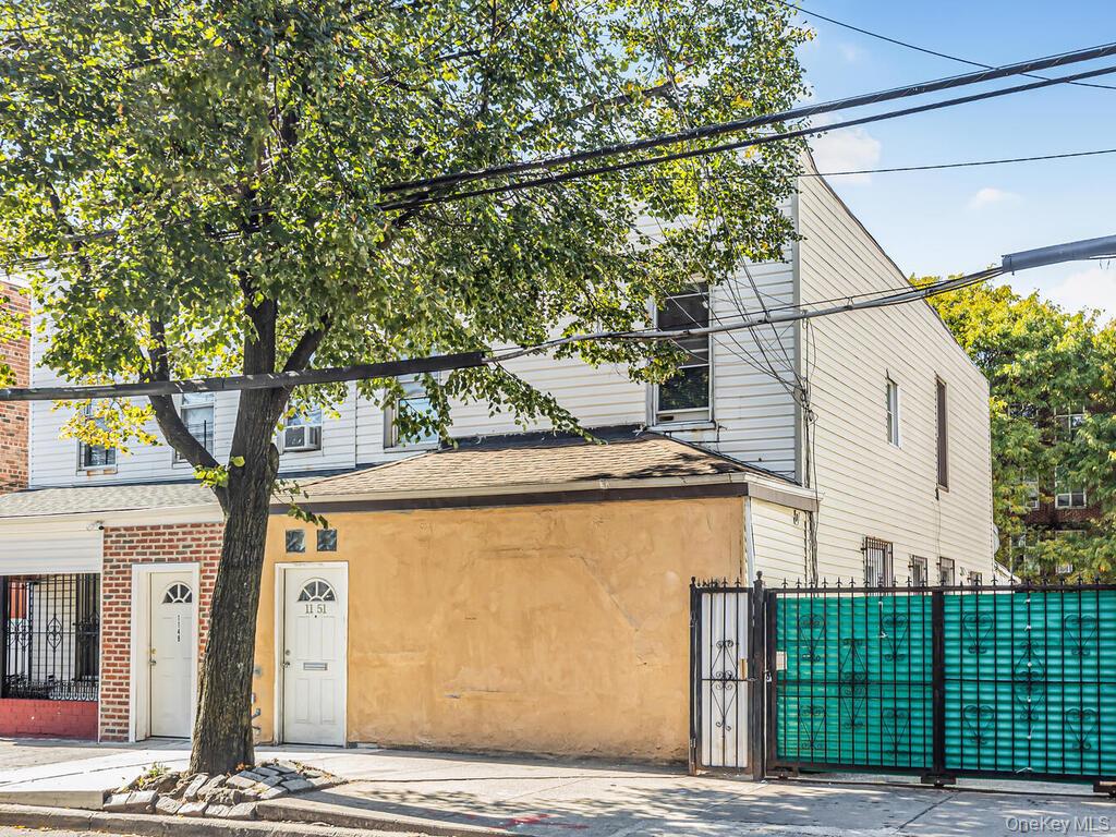1151 Saint Lawrence Avenue Property Photo 3
