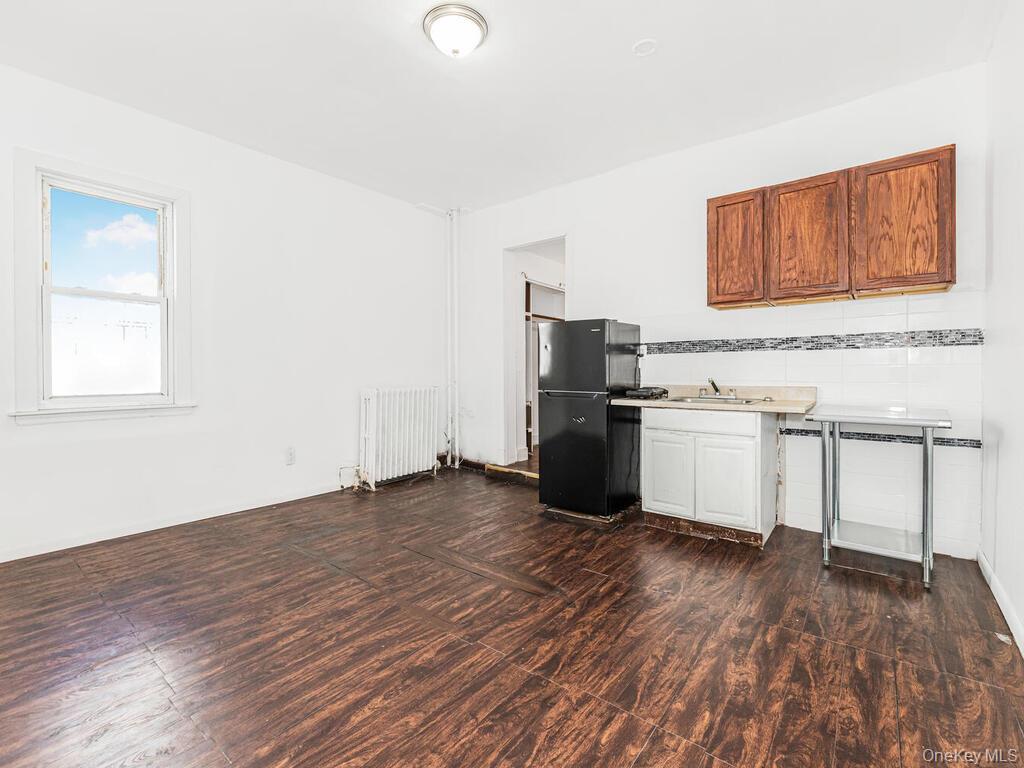1151 Saint Lawrence Avenue Property Photo 10