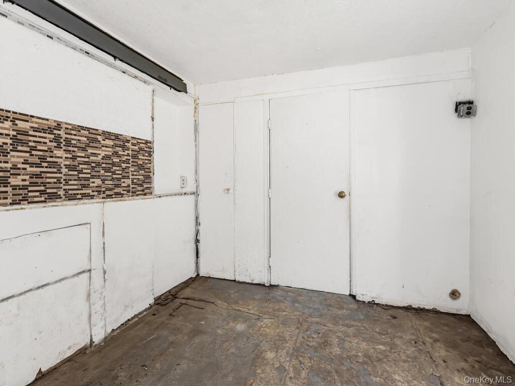 1151 Saint Lawrence Avenue Property Photo 15