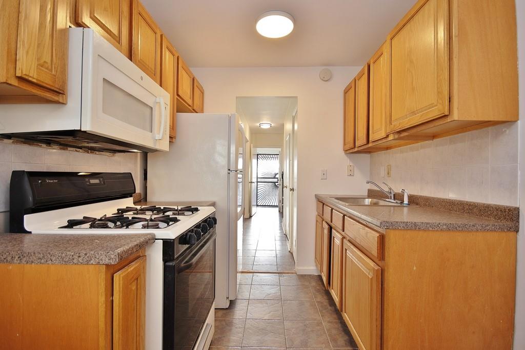 4069 Paulding Avenue Property Photo 9