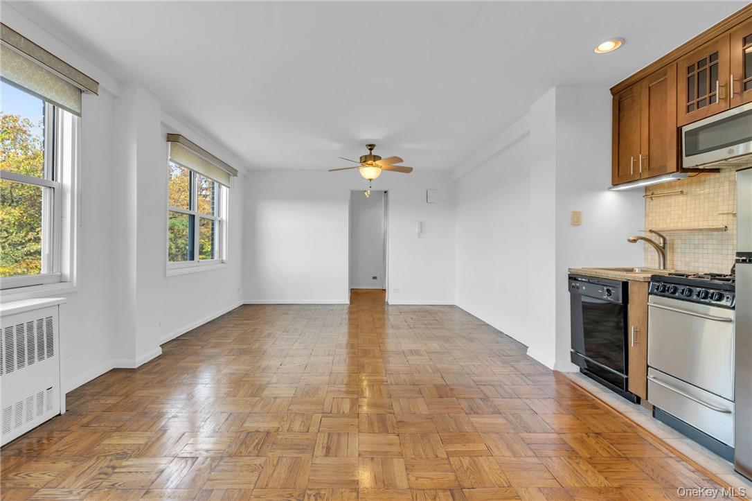 3935 Blackstone Avenue 5k Property Photo 6