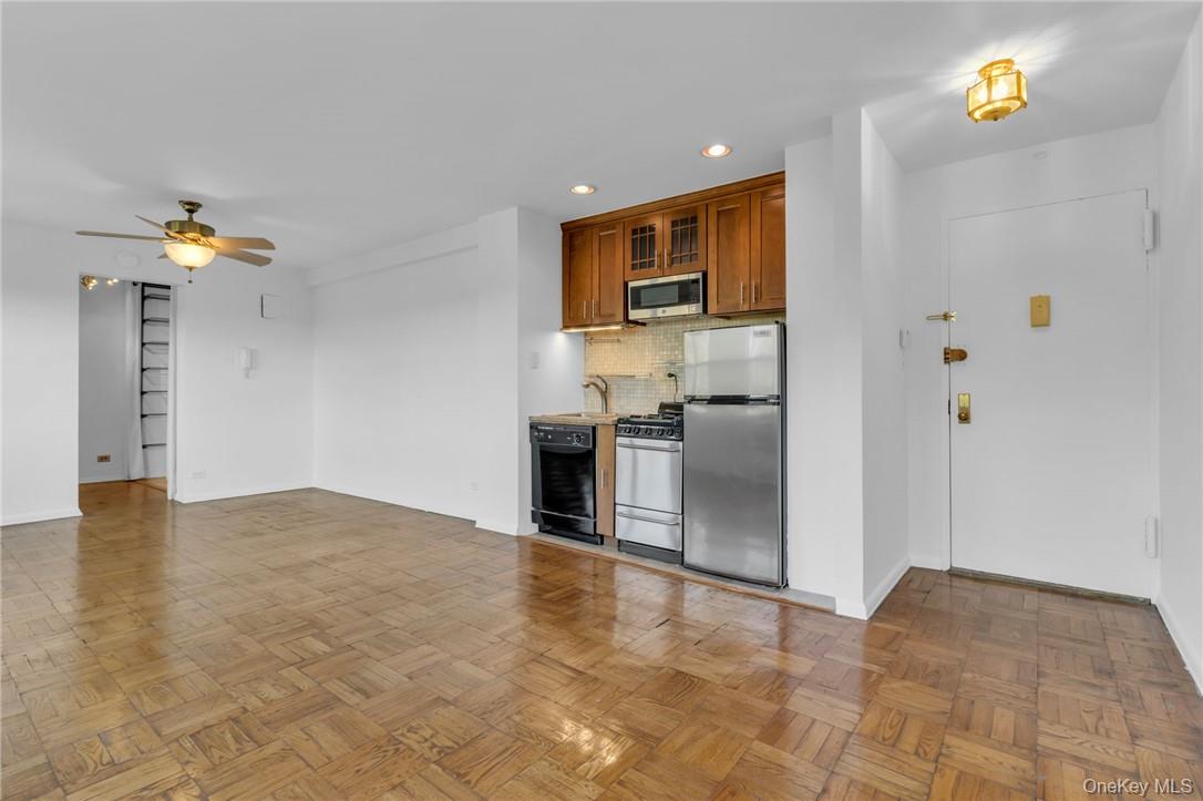 3935 Blackstone Avenue 5k Property Photo 9