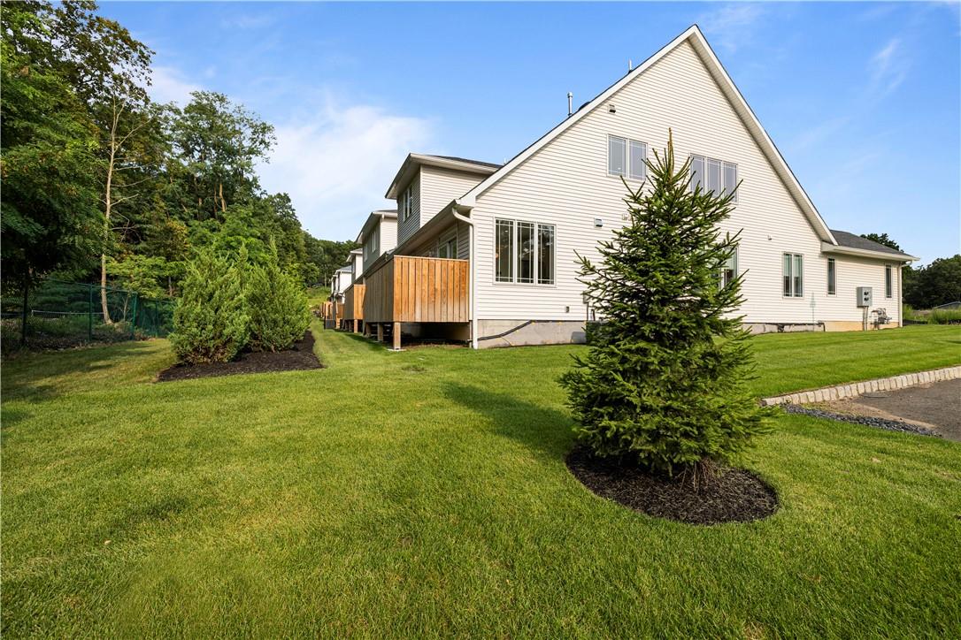 16 Dessau Circle Property Photo 8