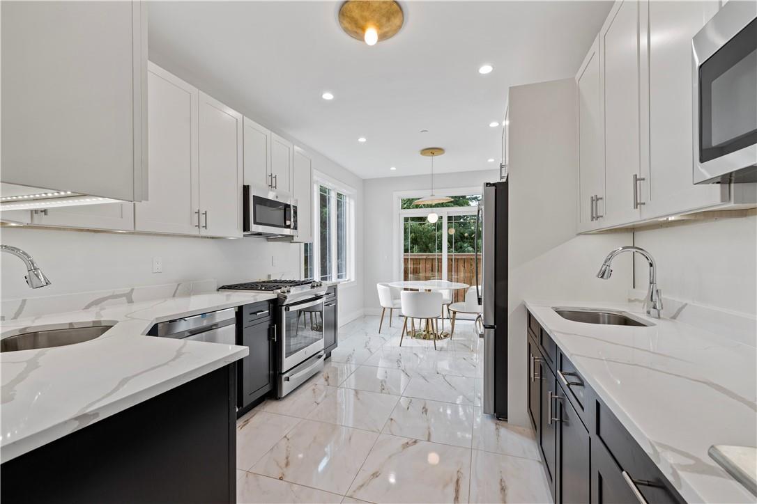 16 Dessau Circle Property Photo 15