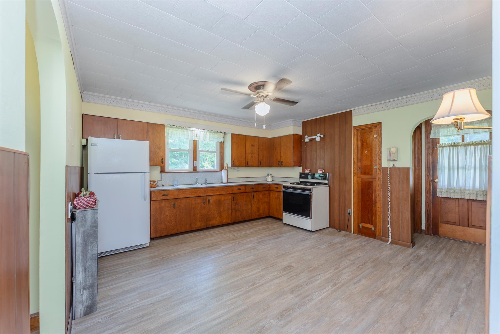 300 Union Center Road Property Photo 14