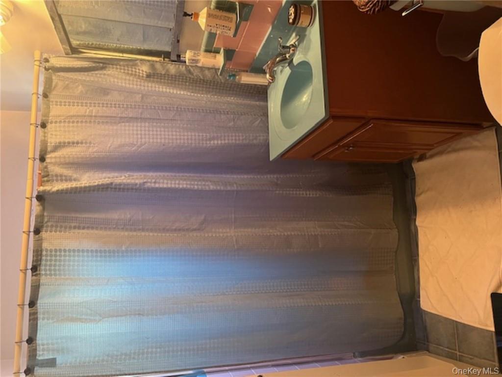 3613 Paulding Avenue Property Photo 6