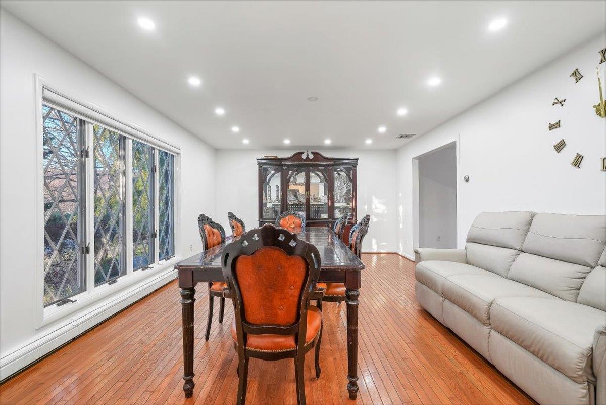 35 Depalma Drive Property Photo 6