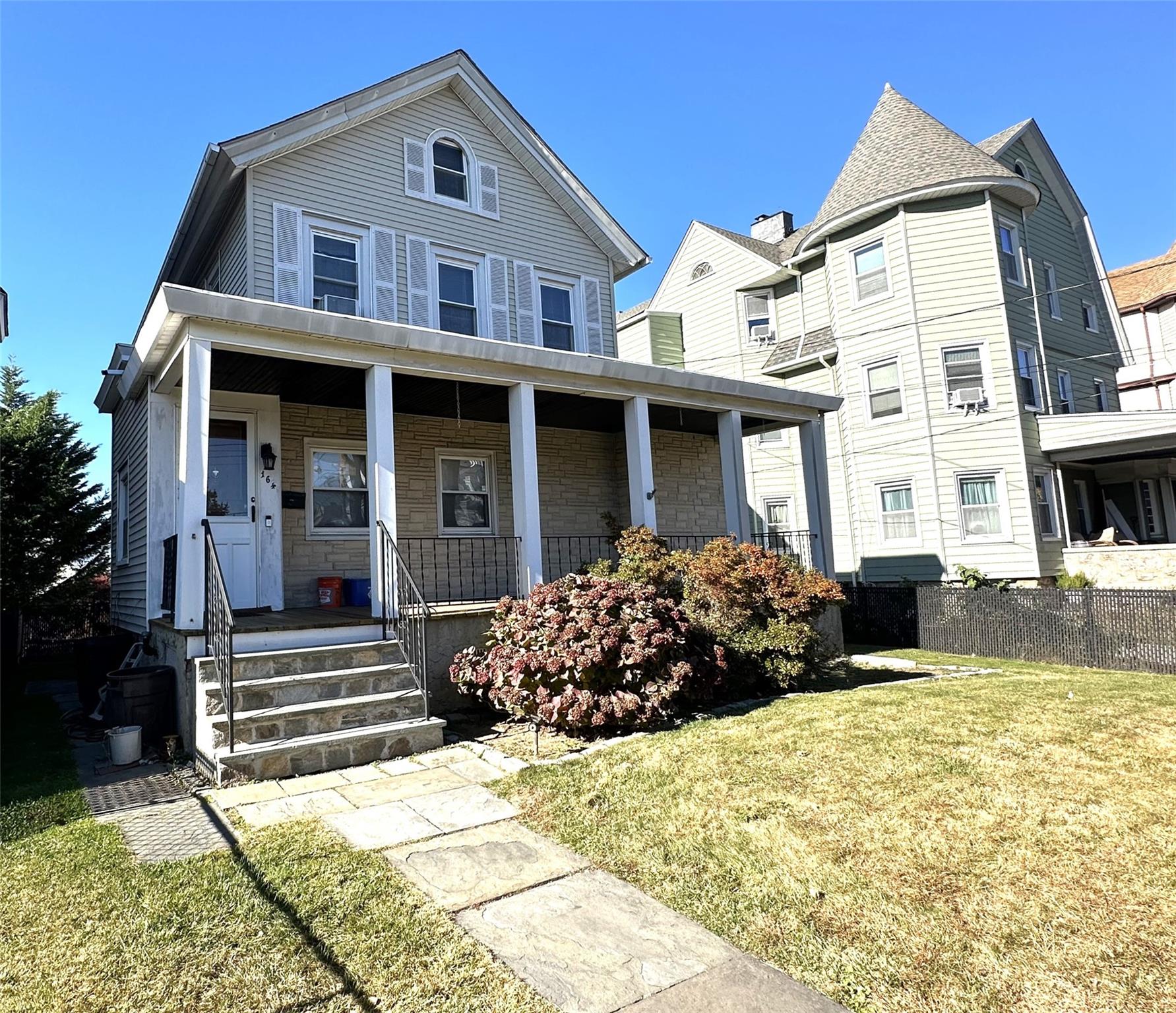 164 Rich Avenue Property Photo