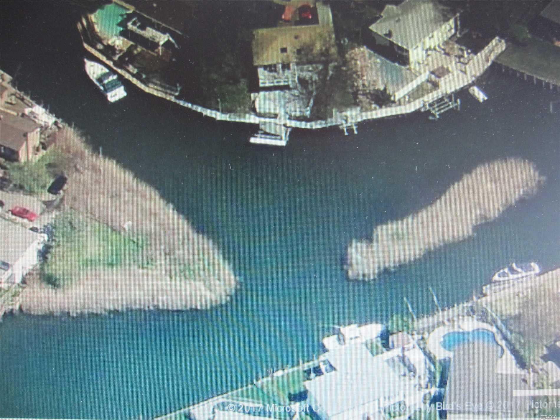 Island Place Property Photo 2