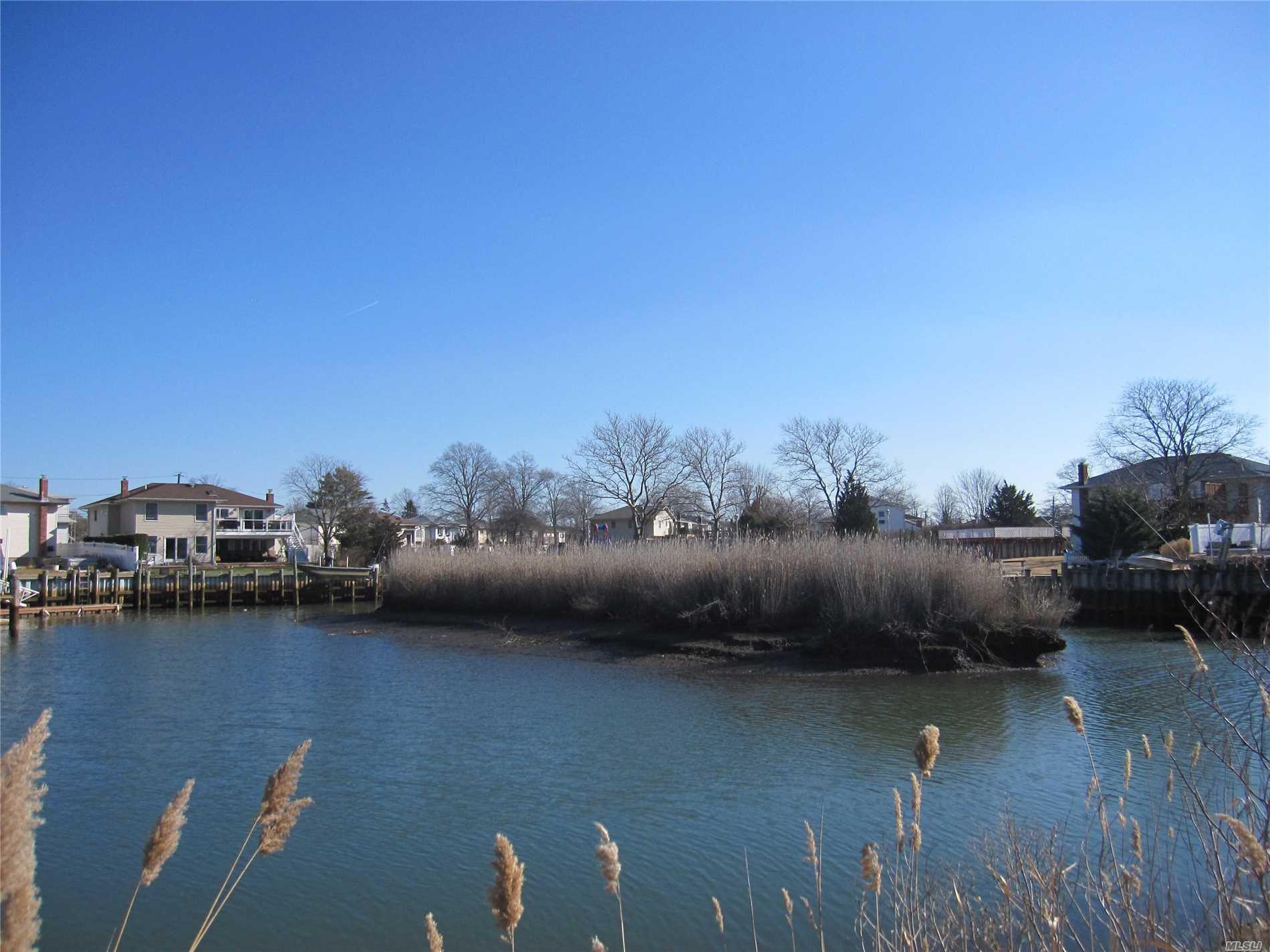 Island Place Property Photo 4